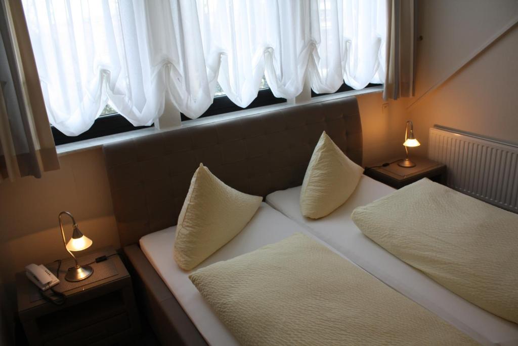 Hotel Zum Kuehlen Grunde Минден Номер фото
