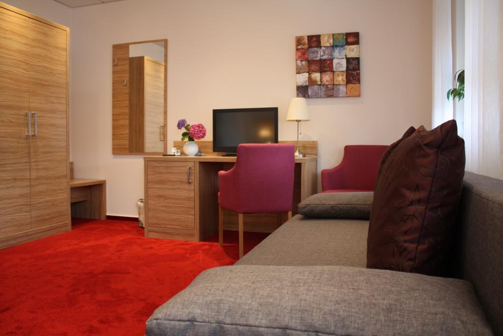 Hotel Zum Kuehlen Grunde Минден Экстерьер фото