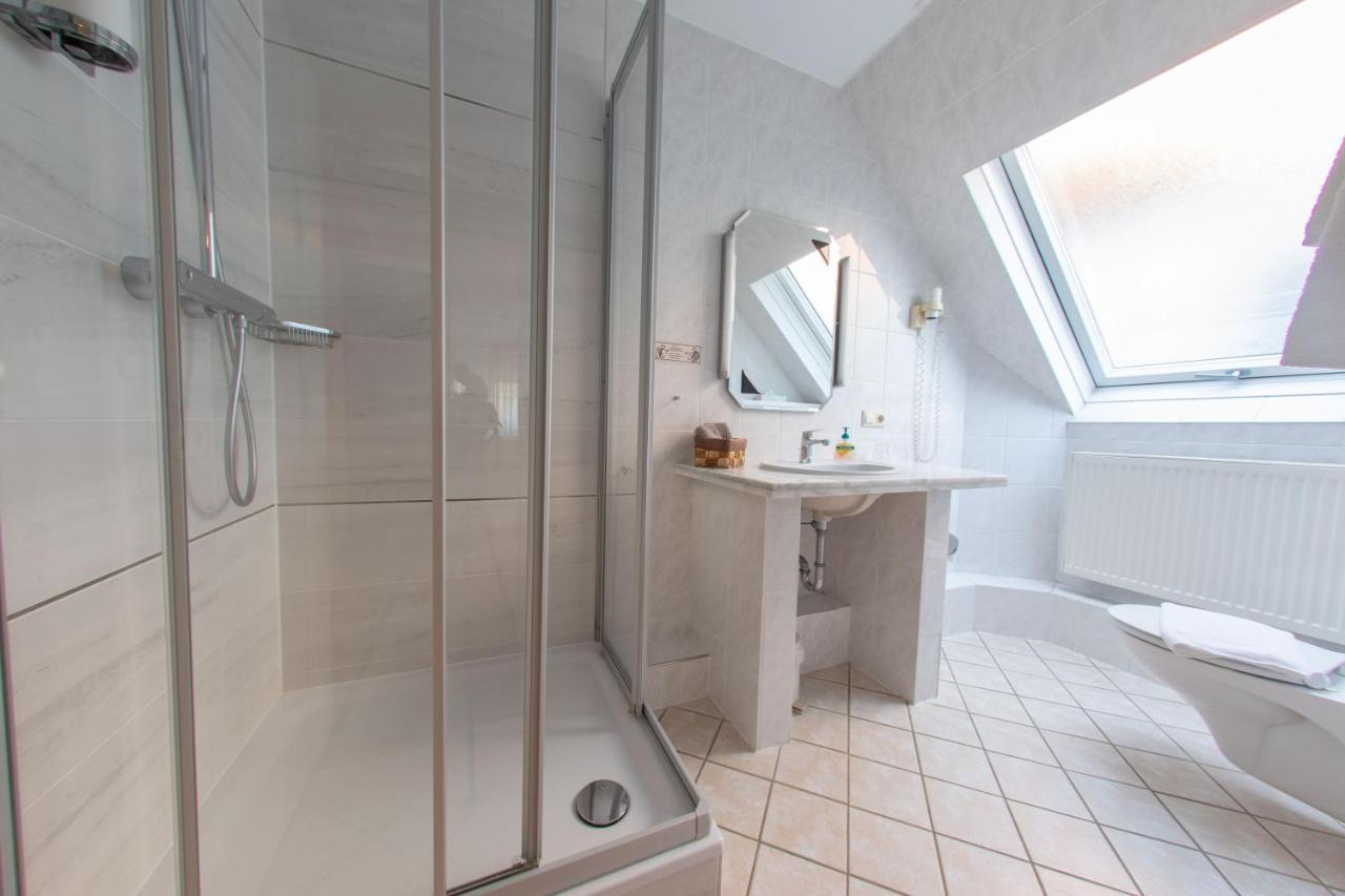 Hotel Zum Kuehlen Grunde Минден Экстерьер фото