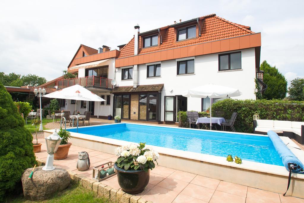 Hotel Zum Kuehlen Grunde Минден Экстерьер фото